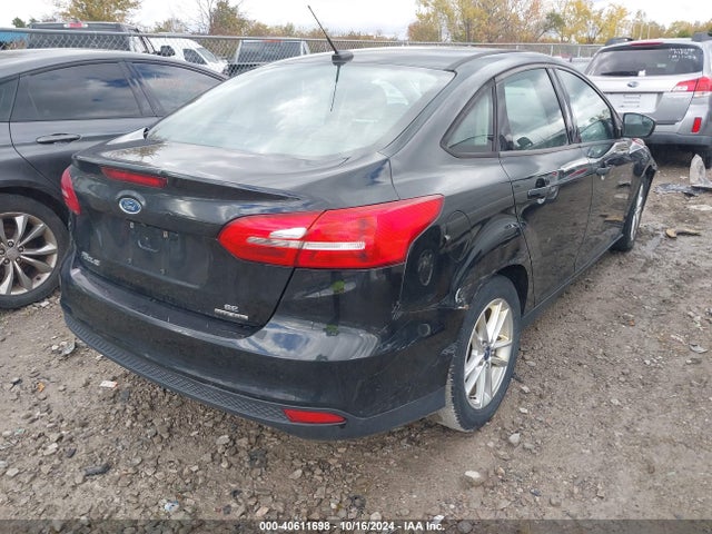Ford FOCUS SE 2015 1FADP3F26FL305216 Image 4