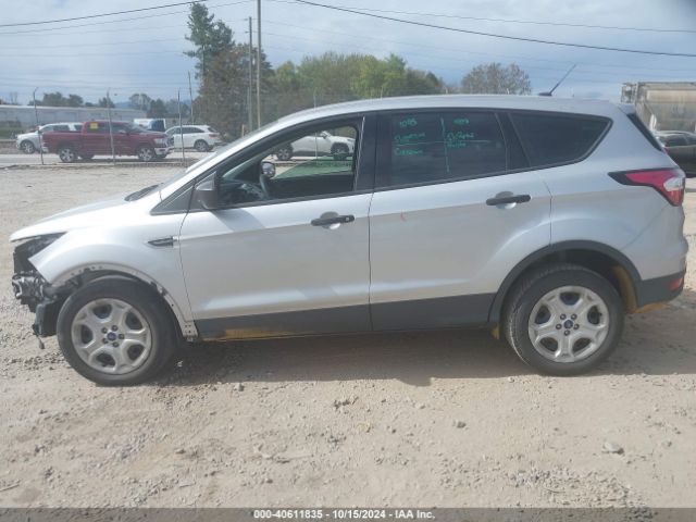1FMCU0F77HUD05713 Ford ESCAPE S