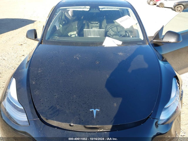 2021 TESLA MODEL Y 5YJYGDEE8MF245615 Photo 9
