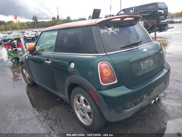 2007 MINI COOPER S WMWMF735X7TT84939 Photo 2