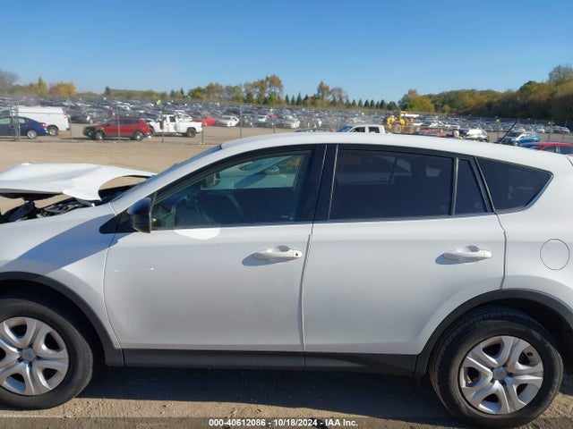 Toyota RAV4 LE 2015 JTMBFREV0FD138560 Image 14