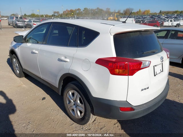 Toyota RAV4 LE 2015 JTMBFREV0FD138560 Image 3