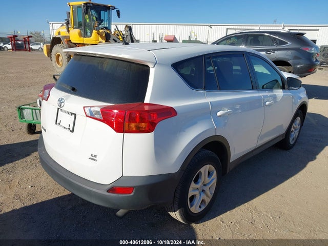 Toyota RAV4 LE 2015 JTMBFREV0FD138560 Image 4
