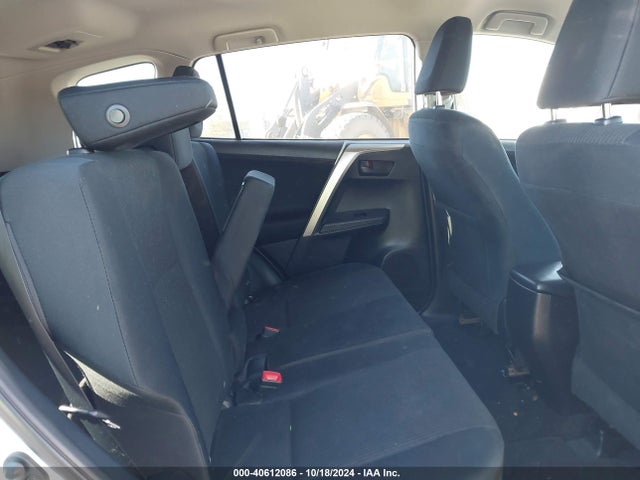 Toyota RAV4 LE 2015 JTMBFREV0FD138560 Image 8