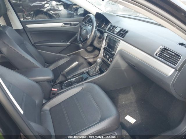 1VWLA7A32KC013102 Volkswagen Passat 2.0t Wolfsburg Edition