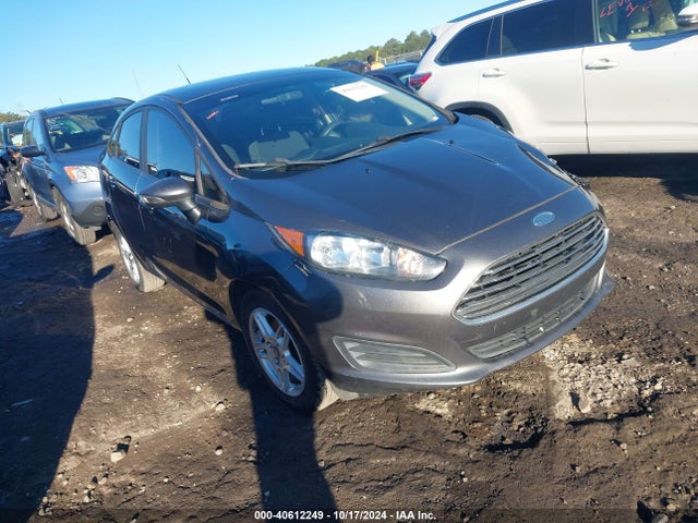 Ford FIESTA SE 2018 3FADP4BJ7JM123275 Image 1