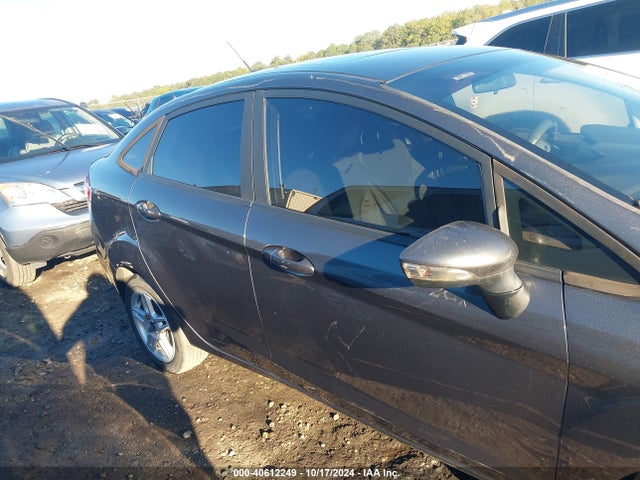 Ford FIESTA SE 2018 3FADP4BJ7JM123275 Image 13