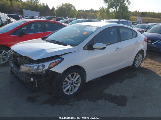 KIA FORTE LX 2017 3KPFL4A78HE149134 Image 2