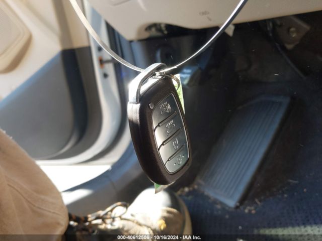 KM8J3CA25JU820349 Hyundai Tucson Value