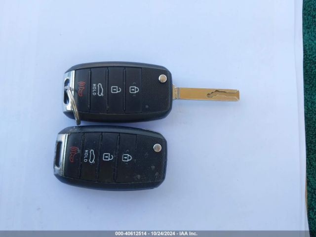 5XXGT4L33JG258564 KIA Optima Lx