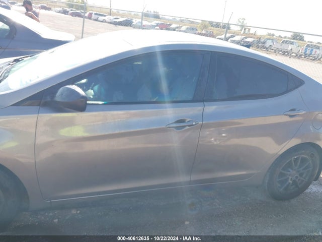 Hyundai ELANTRA SE 2016 5NPDH4AE8GH671912 Image 14