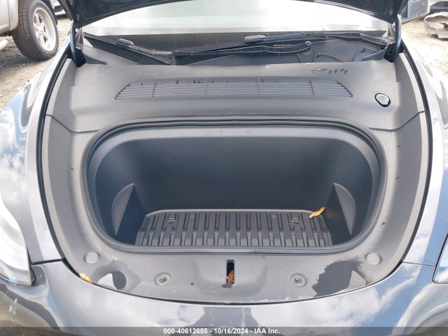 2024 TESLA MODEL Y 7SAYGDEE1RA252350 Photo 9