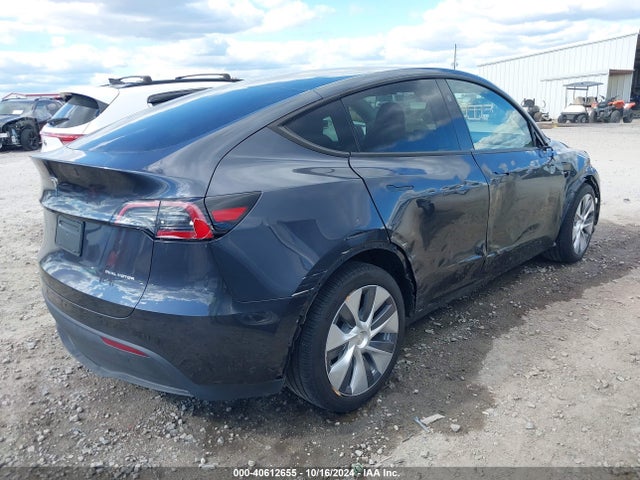 2024 TESLA MODEL Y 7SAYGDEE1RA252350 Photo 3