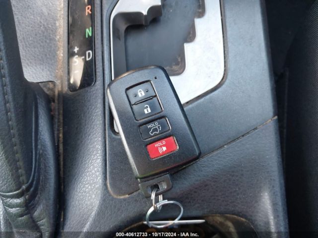 JTMWFREV8JD117062 Toyota Rav4 Adventure/xle