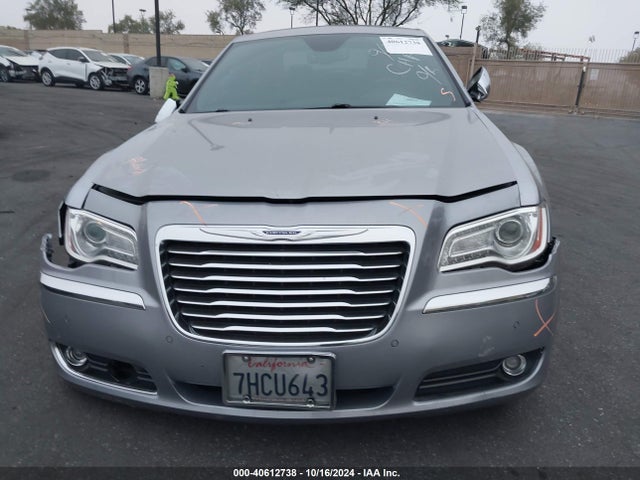 Chrysler 300C 2014 2C3CCAEG7EH233526 Image 13