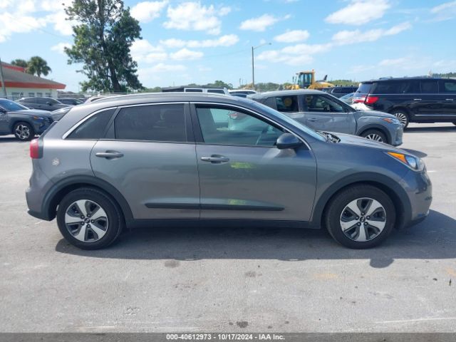 KNDCB3LC3H5054731 KIA NIRO LX