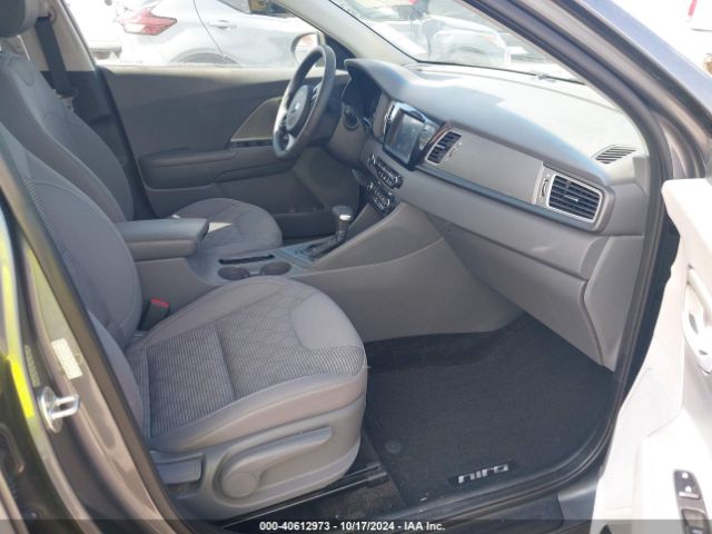KNDCB3LC3H5054731 KIA NIRO LX