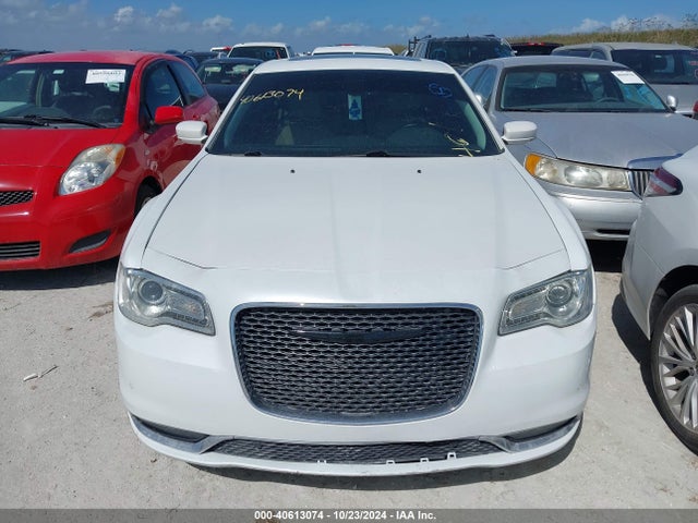 Chrysler 300 Anniversary Edition 2016 2C3CCAAG0GH152036 Image 12