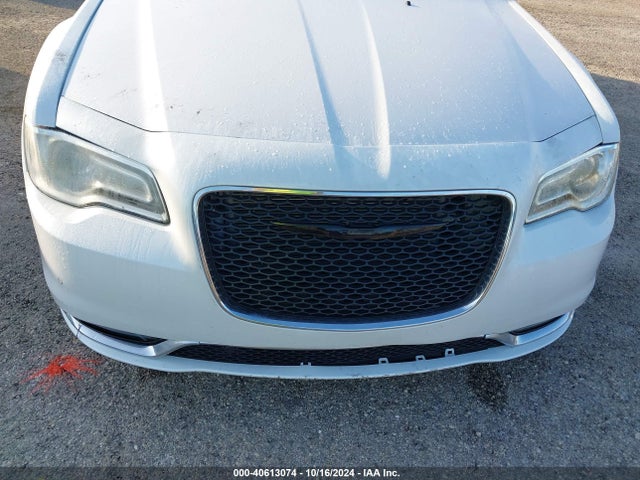 Chrysler 300 Anniversary Edition 2016 2C3CCAAG0GH152036 Image 18