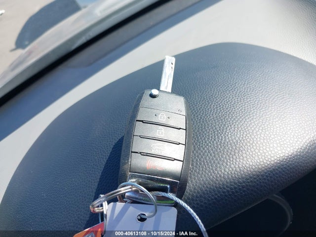 KIA SOUL + 2019 KNDJP3A52K7654326 Image 11