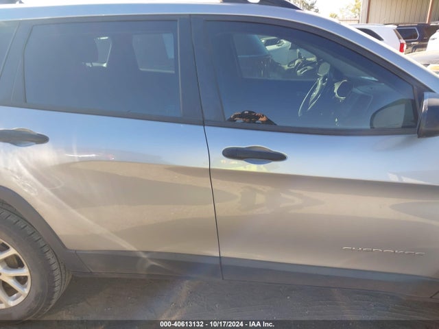1C4PJMAB2GW121915 Jeep Cherokee Sport