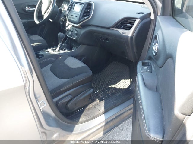 1C4PJMAB2GW121915 Jeep Cherokee Sport