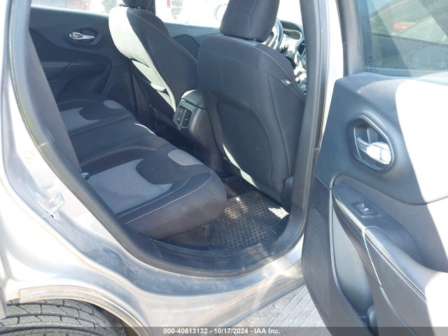 1C4PJMAB2GW121915 Jeep Cherokee Sport
