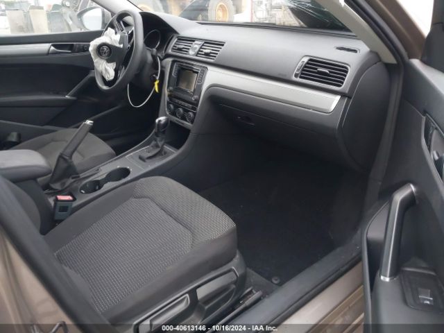 1VWAT7A35GC039315 Volkswagen Passat 1.8t S