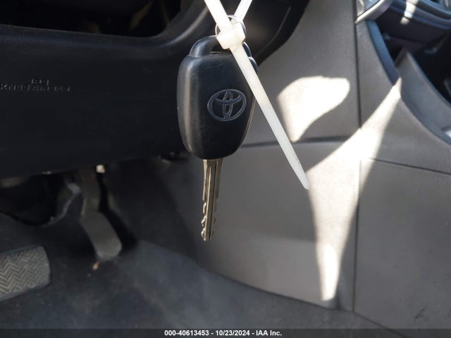 Toyota COROLLA SE 2018 5YFBURHE9JP833790 Image 11