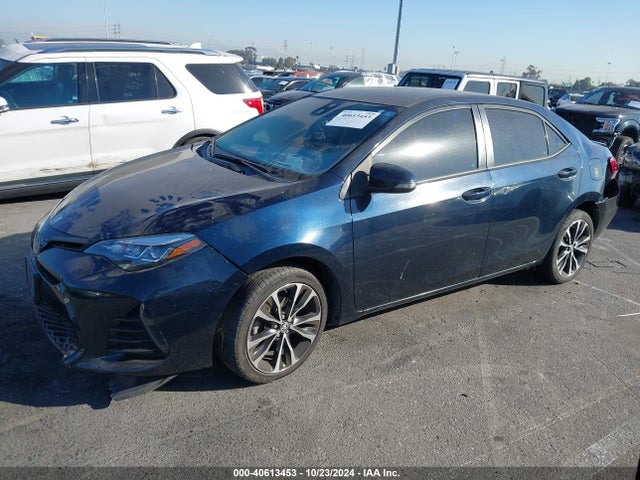 Toyota COROLLA SE 2018 5YFBURHE9JP833790 Image 2