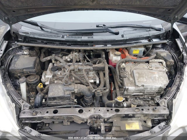 JTDKDTB37E1567930 Toyota Prius C Two