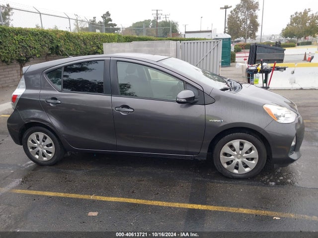 JTDKDTB37E1567930 Toyota Prius C Two