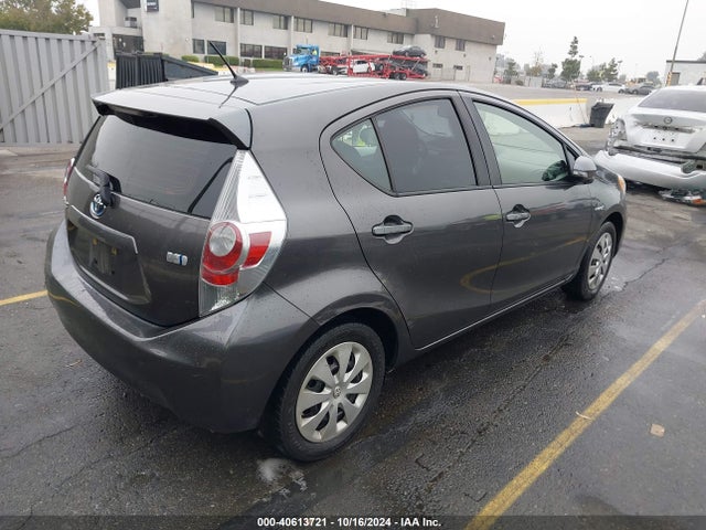 JTDKDTB37E1567930 Toyota Prius C Two