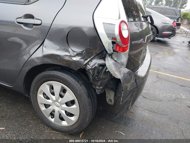 JTDKDTB37E1567930 Toyota Prius C Two