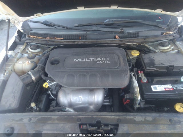 Chrysler 200 Limited 2015 1C3CCCAB1FN569171 Image 10