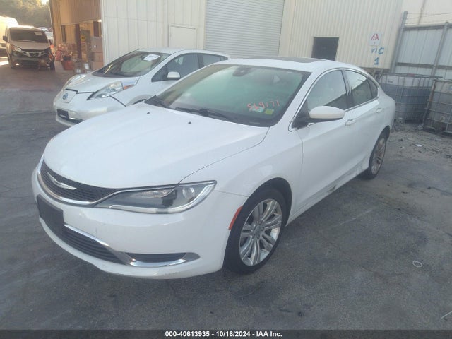 Chrysler 200 Limited 2015 1C3CCCAB1FN569171 Image 2