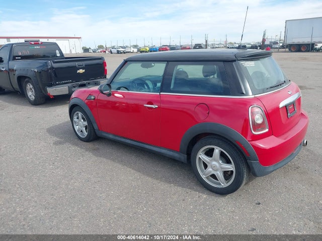 2009 MINI COOPER WMWMF33539TU73005 Photo 2