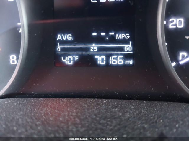 5NPD74LF3JH392058 Hyundai ELANTRA SE