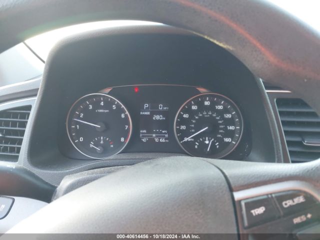 5NPD74LF3JH392058 Hyundai ELANTRA SE