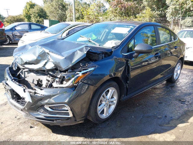 Chevrolet Cruze Lt Auto 2018 1G1BE5SM6J7150025 Image 2