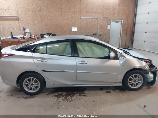 Toyota Prius Two 2016 JTDKBRFU5G3011392 Image 12