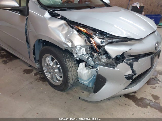 JTDKBRFU5G3011392 Toyota Prius Two