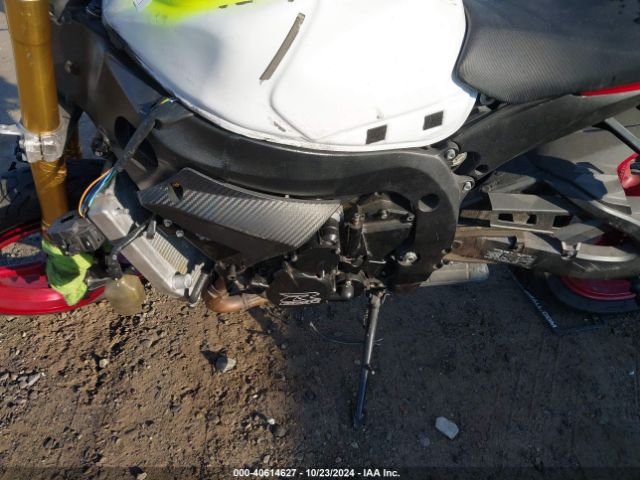 2017 SUZUKI GSX-R750 JS1GR7MA9H2102231 Photo 8