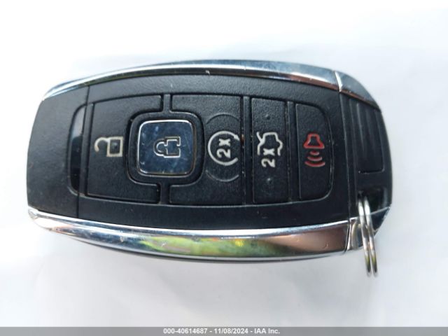 5LMCJ1D96JUL31743 Lincoln Mkc Premiere