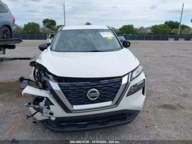 JN8AT3AA6MW018742 Nissan Rogue S Fwd
