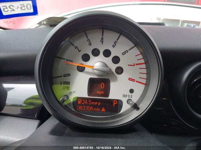 2011 MINI COOPER S CLUBMAN WMWZG3C55BTY36459 Photo 6