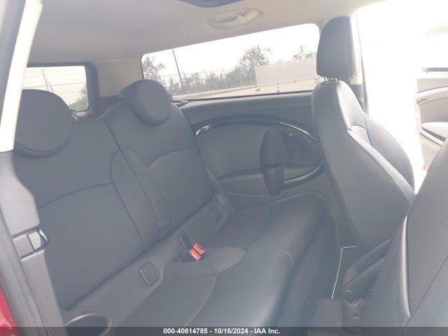2011 MINI COOPER S CLUBMAN WMWZG3C55BTY36459 Photo 7