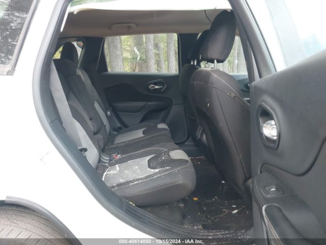1C4PJLAB5FW721482 Jeep Cherokee Sport