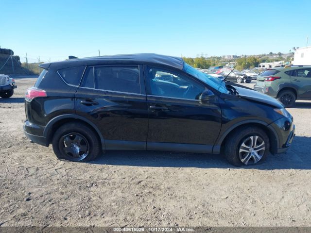 2T3BFREV8JW822526 Toyota RAV4 LE