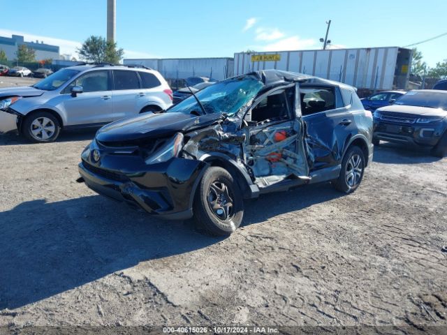 2T3BFREV8JW822526 Toyota RAV4 LE